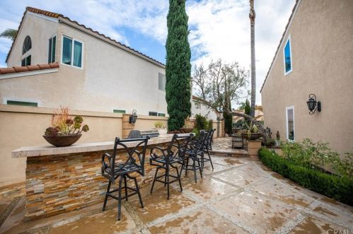 1 Salina, Irvine CA  92614-5388 exterior