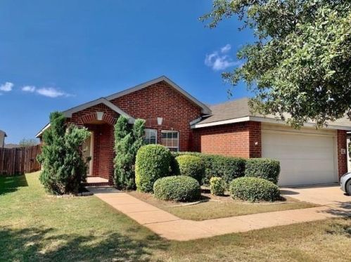 9013 Noontide Dr, Fort Worth, TX 76179-5255