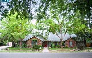 5415 Grove Ct, Visalia, CA 93291-7900