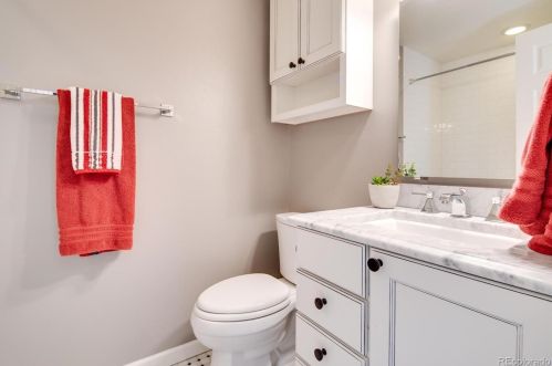 7162 Poplar St, Englewood CO  80112-1636 exterior