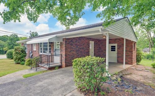 254 Bellvue Dr, Toccoa, GA 30577-3808