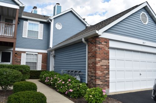 387 Sandhurst Cir, Glendale Heights, IL 60137-6675
