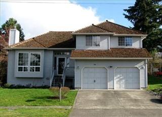 906 High Ave, Seattle, WA 98057-3915