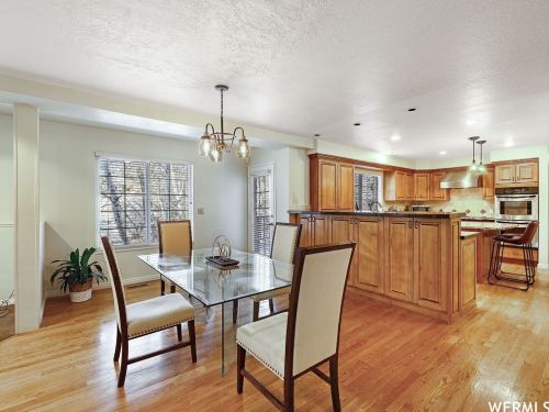 25 Snowstar Ln, Sandy UT 84092-4800 exterior