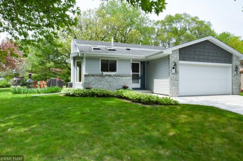 4393 Bear Path Trl, Saint Paul MN  55122-2218 exterior