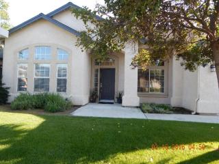 1884 Rialto Ct, Clovis, CA 93611-4168