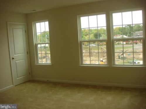 23 Sundance Dr, Trenton NJ  08619-3968 exterior