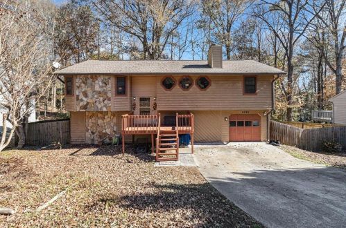 4586 Mossy Ln, Lilburn, GA 30047-3565