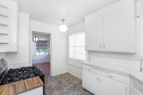 1828 Canada Blvd, Glendale CA  91208-2610 exterior