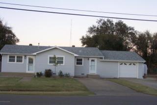 108 3rd St, Claude, TX 79019-3852