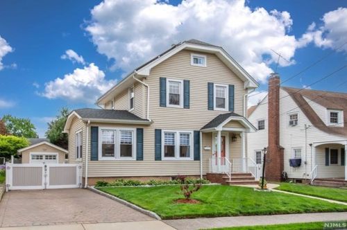 218 Springfield Ave, Hasbrouck Heights, NJ 07604-1626