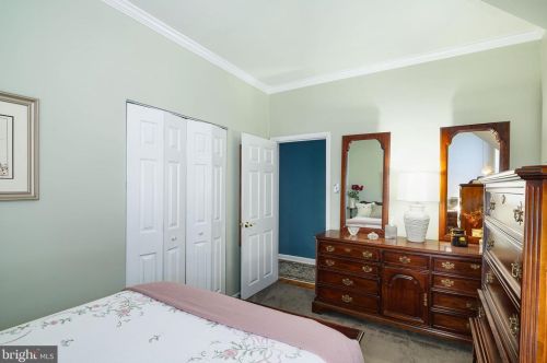 1336 Lombard St, Philadelphia PA  19147-1004 exterior