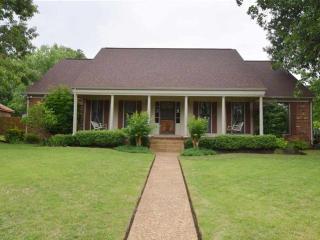 8560 Chippingham Dr, Cordova, TN 38016-4520