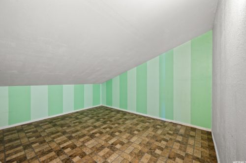 9229 Jefferson Cv, Sandy UT exterior