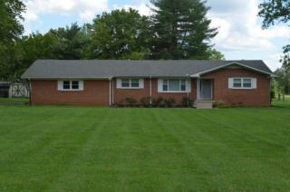 1705 Lincoln St, Tullahoma TN  37388-2782 exterior