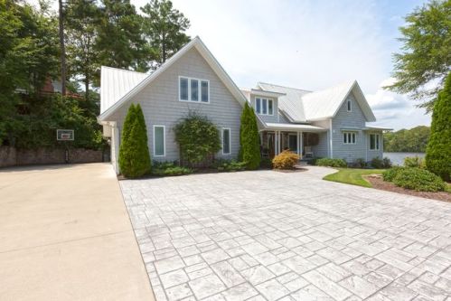 907 King St, Winton, NC 27986-9644