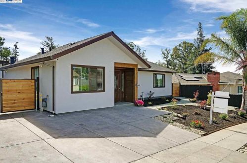 5072 Elrod Dr, Hayward, CA 94546-2418