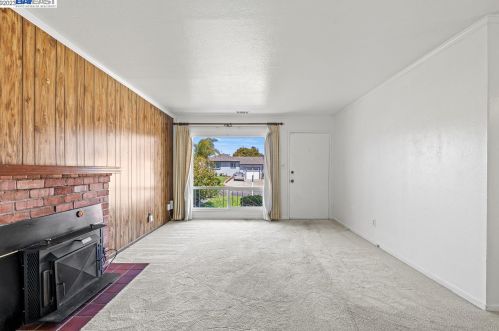 22221 Cameron St, Hayward, CA 94546-6509