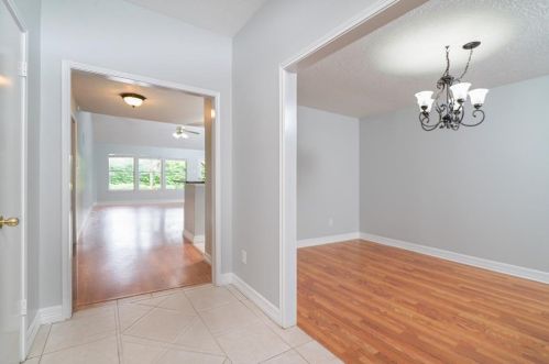 2715 Abbey Field Dr, Pearland, TX 77584-8679