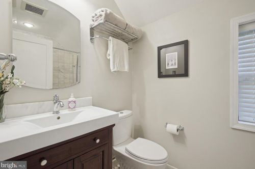 2400 Seminary Rd, Silver Spring MD 20910-1368 exterior