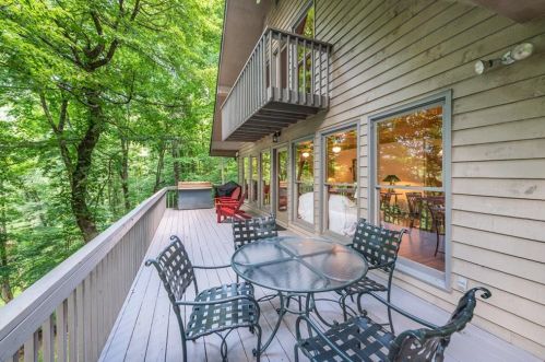 129 Chestnut Cove Trl, Big Canoe, GA 30143-7834