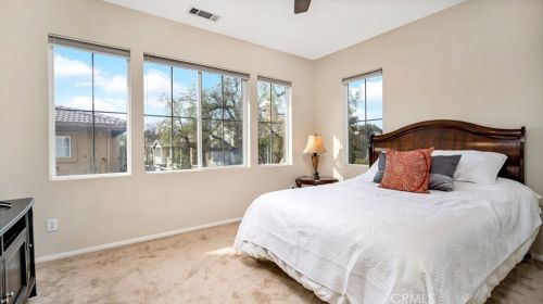 21 Salton, Irvine CA  92602-2425 exterior