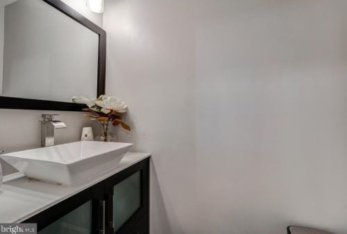 51 Kinsman View Cir, Silver Spring MD  20901-1650 exterior