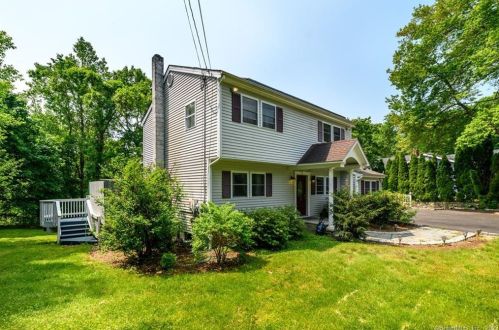 35 Ledgewood Dr, Norwalk CT  06850-1813 exterior