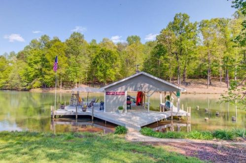 1126 Shoreline Dr, Jefferson GA  30549-2142 exterior