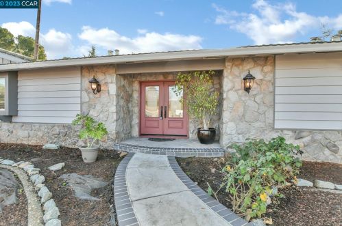 30 Kirkwood Ct, Concord CA  94521-1427 exterior