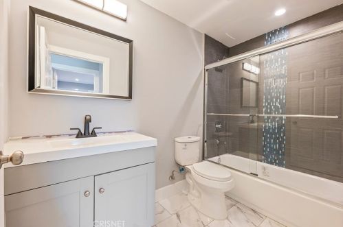 7960 Amestoy Ave, Van Nuys CA  91406-1603 exterior