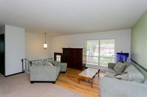 2850 Broadview Ave, Hazelwood, MO 63043-1805
