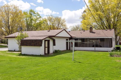 2133 Blomquist Ave, Saint Paul MN  55110-4701 exterior