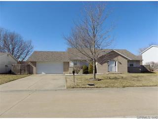 909 Mayfair Dr, Belleville, IL 62221-3413