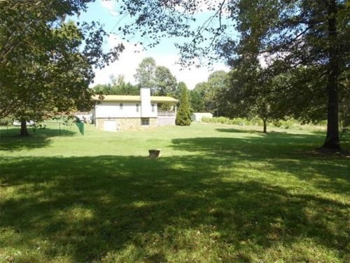 5907 Flamingo Dr, Conover, NC 28613-7920