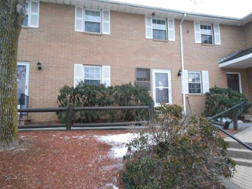 313 Elmwood Dr, Hudson, NH 03051-3248