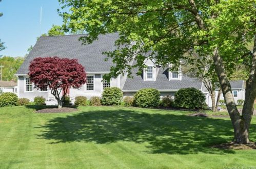 2 Aster Dr, Granby, CT 06035-1625