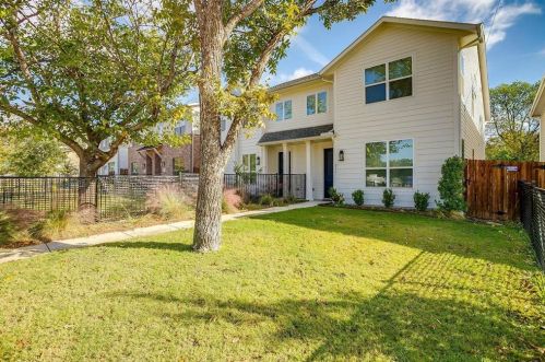 211 Athenia Dr, Fort Worth TX  76114-4304 exterior