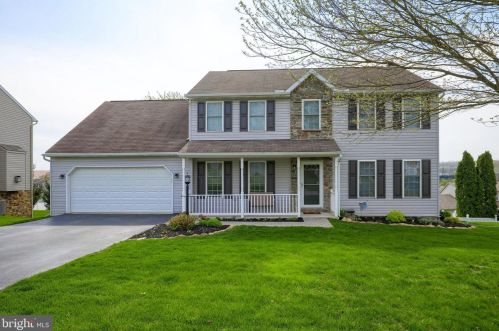 170 Rosalia Cir, York, PA 17402-7924