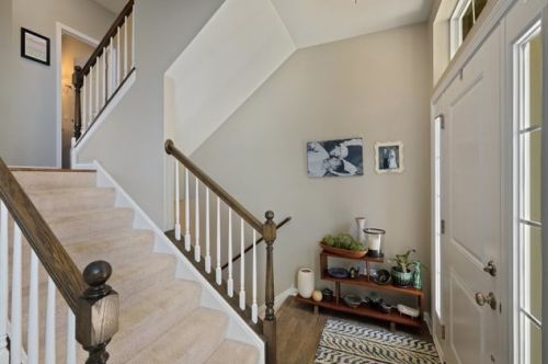 317 Bennett Dr, Carol Stream, IL 60188-3348