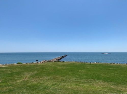 15 Freedom Way, Niantic CT  06357-1044 exterior