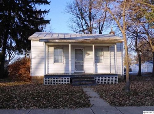 137 Church St, Mendon, IL 62351-1260