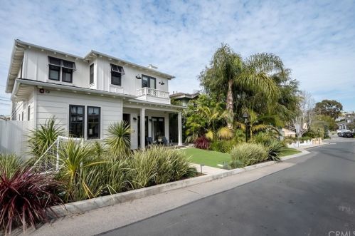 539 23rd St, Manhattan Beach, CA 90266-2204