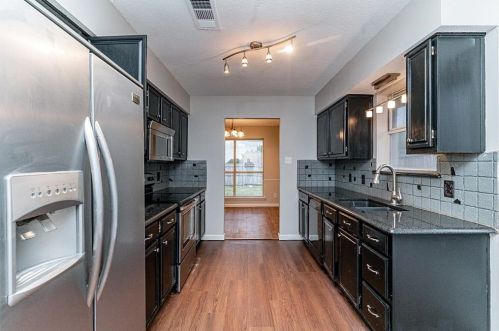 10033 Pack Saddle Trl, Fort Worth TX  76108-4129 exterior