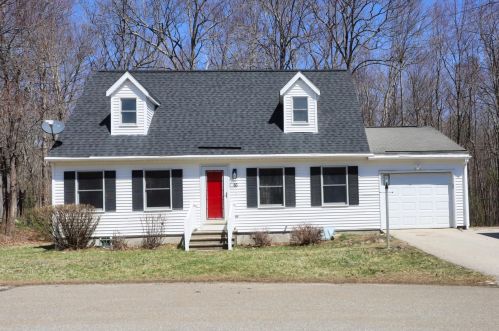 16 Joshua Rd, Amherst, NH 03031-3068
