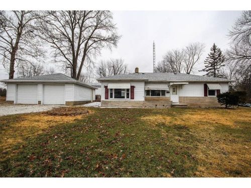 4 Brierwood Dr, Decatur, IL 62521-4401