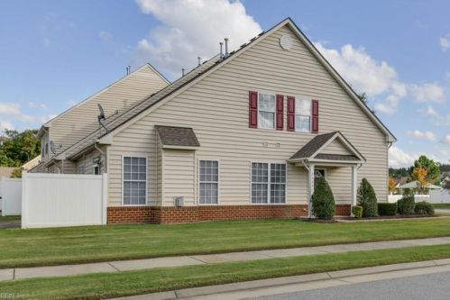 2005 Livingston St, Suffolk, VA 23435-3033