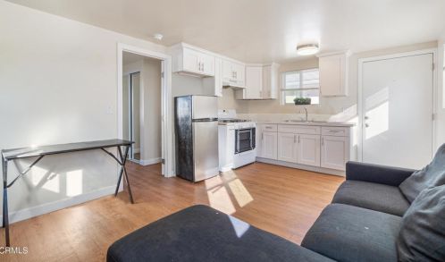 117 Hayes Ave, Oxnard, CA 93030-5417