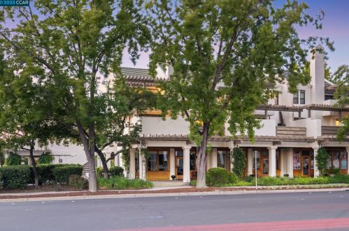 72 Mozden Ln, Concord CA  94523-3369 exterior