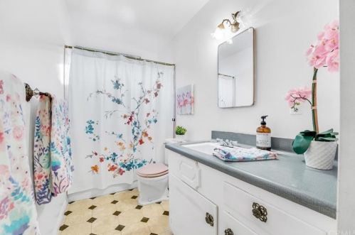 2569 Rome Ave, Anaheim CA  92804-4019 exterior